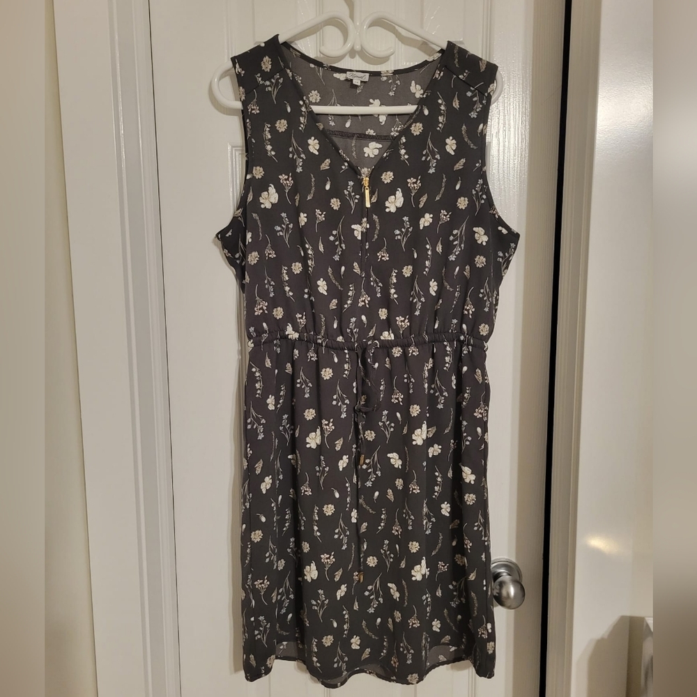 Kismet Gray Floral Dress Size L